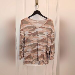 American Eagle Thermal Top Beige Tan Mauve Camo Long Sleeve Drop Shoulder V Neck